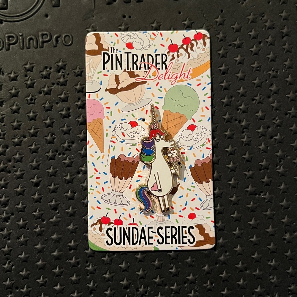 Pin Trader’s Delight DSF Inside Out Rainbow Unicorn LE400 (Msc-81)